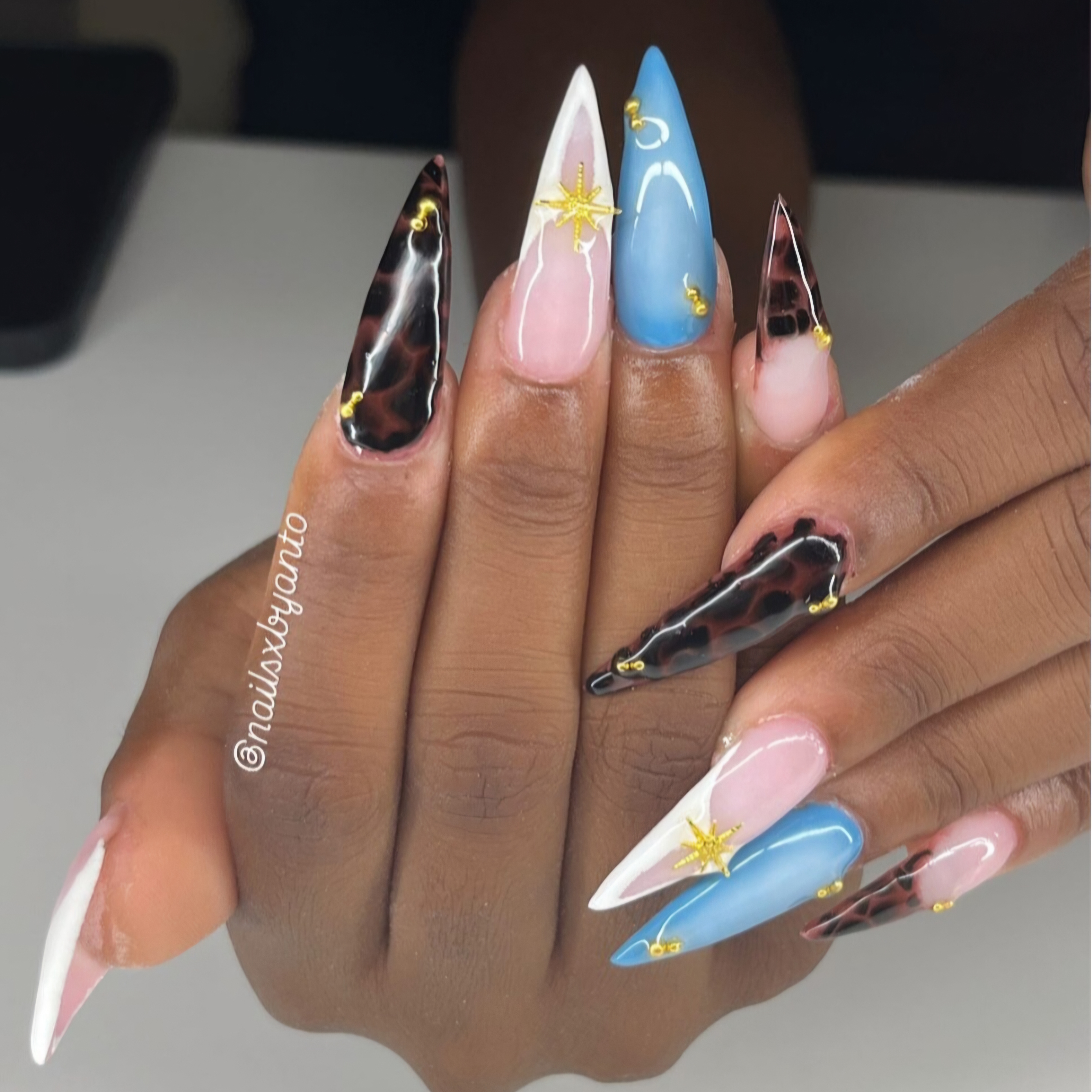 Nails Custom